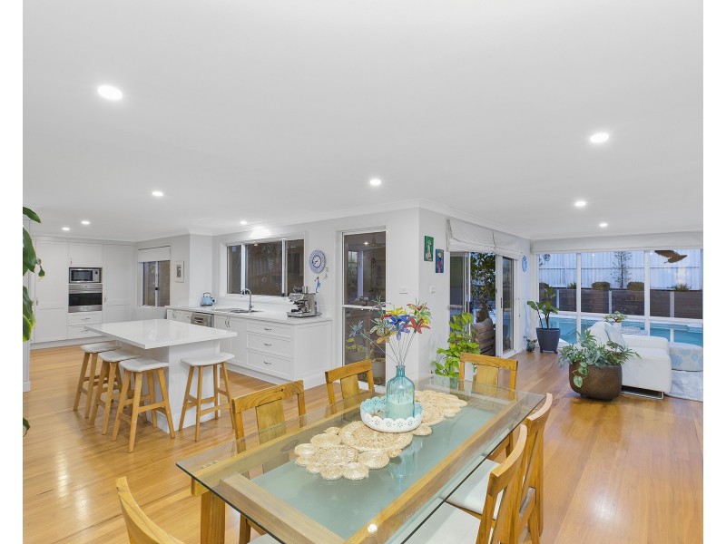 10 Jean Marie Crescent, Erina NSW 2250