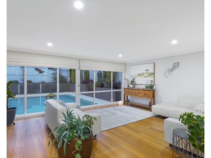 10 Jean Marie Crescent, Erina NSW 2250