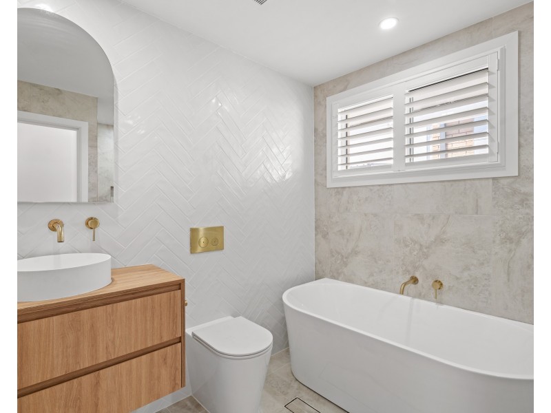 18 Holmes Road, Terrigal NSW 2260