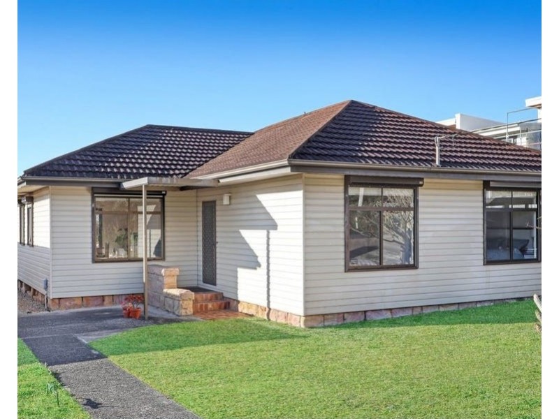 23 Kurrawa Road, Point Clare NSW 2250