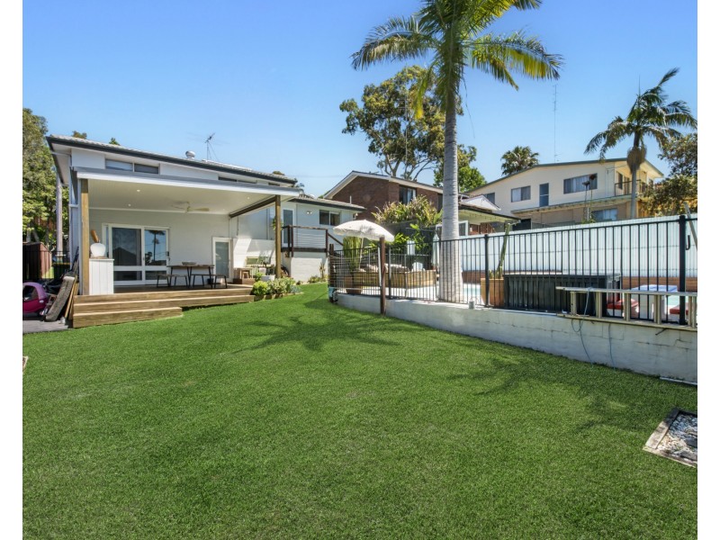 5 Penton Place, Bateau Bay NSW 2261