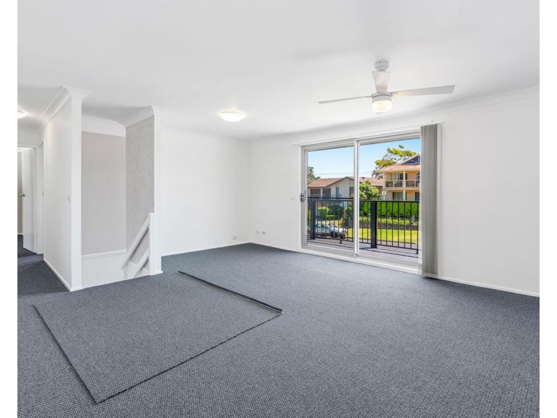 24 Bluewave Crescent, Forresters Beach NSW 2260