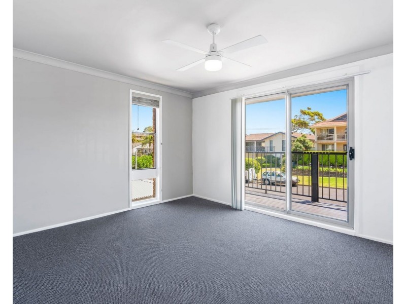 24 Bluewave Crescent, Forresters Beach NSW 2260