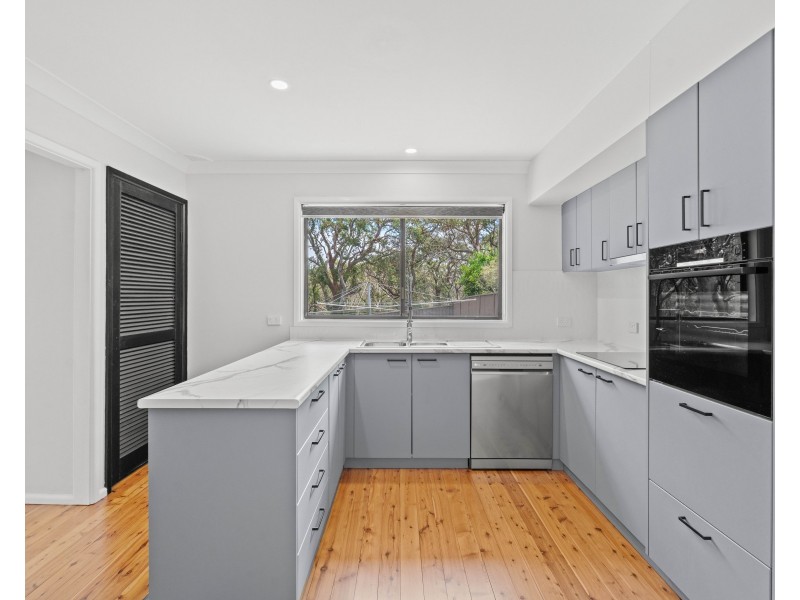 17 Promenade Avenue, Bateau Bay NSW 2261