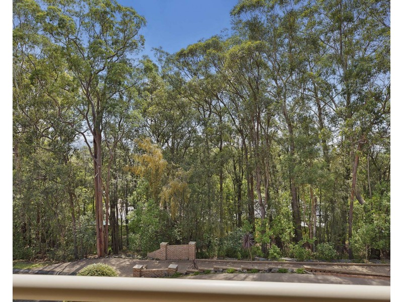 8 Newman Close, Green Point NSW 2251