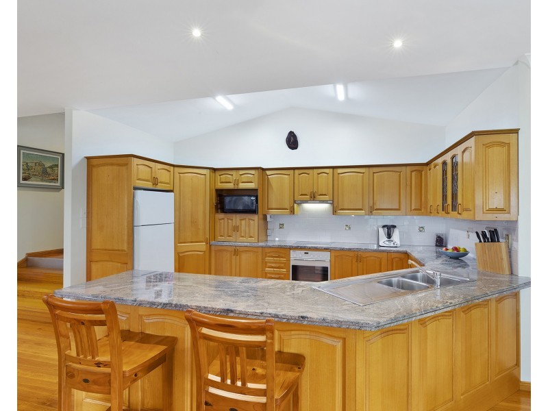 8 Newman Close, Green Point NSW 2251