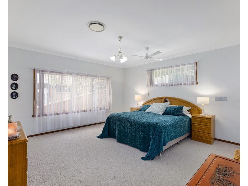 8 Newman Close, Green Point NSW 2251