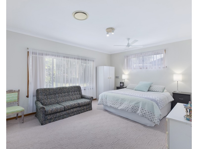 8 Newman Close, Green Point NSW 2251
