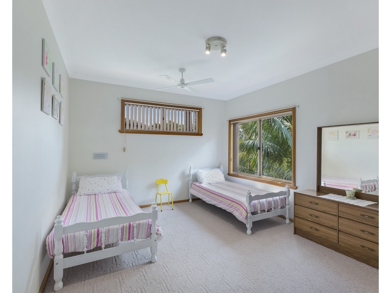 8 Newman Close, Green Point NSW 2251