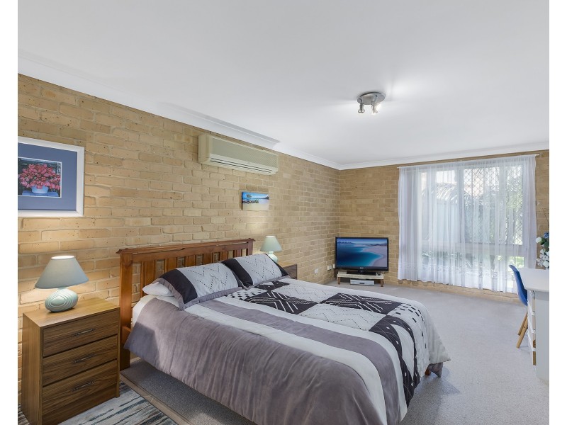 8 Newman Close, Green Point NSW 2251