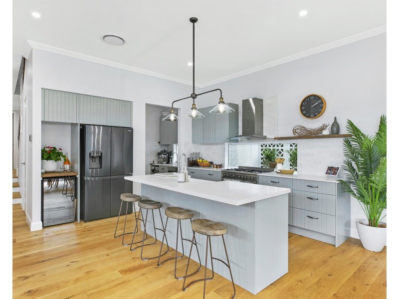 24 Lavinia Street, Forresters Beach NSW 2260