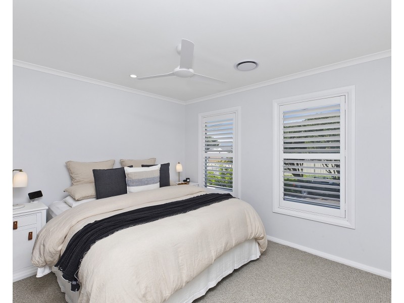 24 Lavinia Street, Forresters Beach NSW 2260