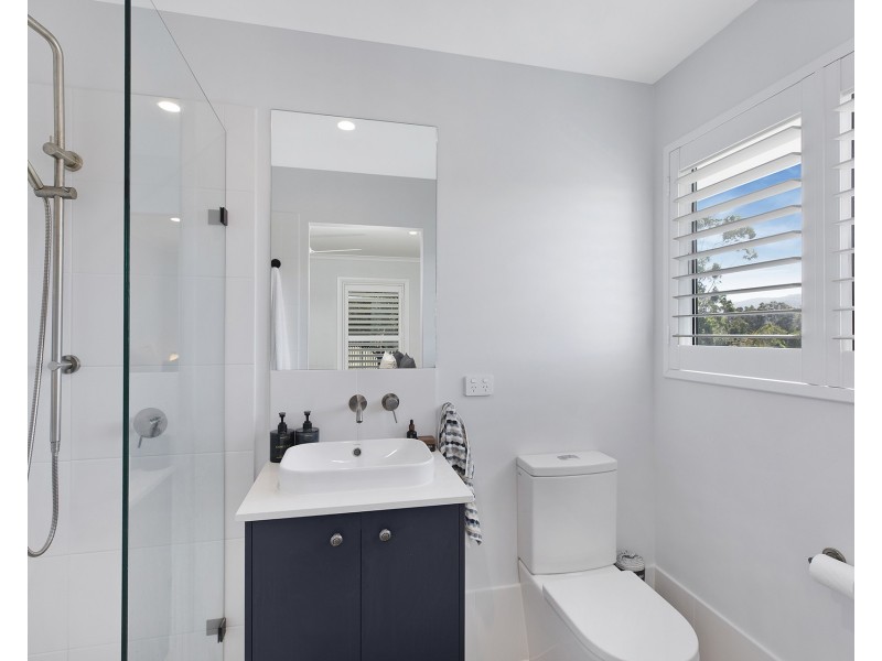 24 Lavinia Street, Forresters Beach NSW 2260