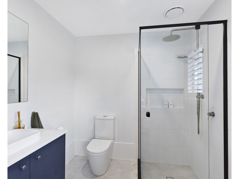 24 Lavinia Street, Forresters Beach NSW 2260