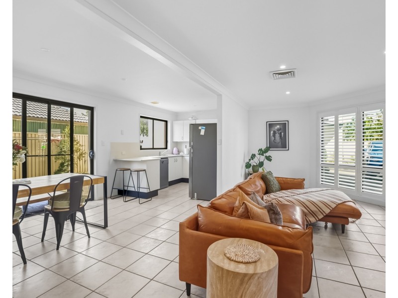 2/74 Gilbert Street, Long Jetty NSW 2261
