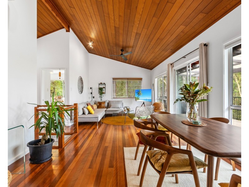 4J Gregory Street, Wyoming NSW 2250