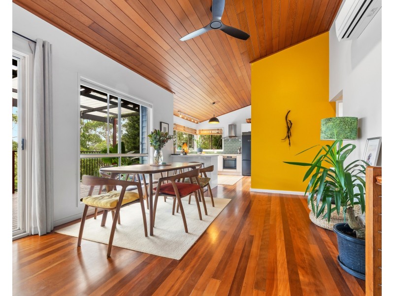 4J Gregory Street, Wyoming NSW 2250