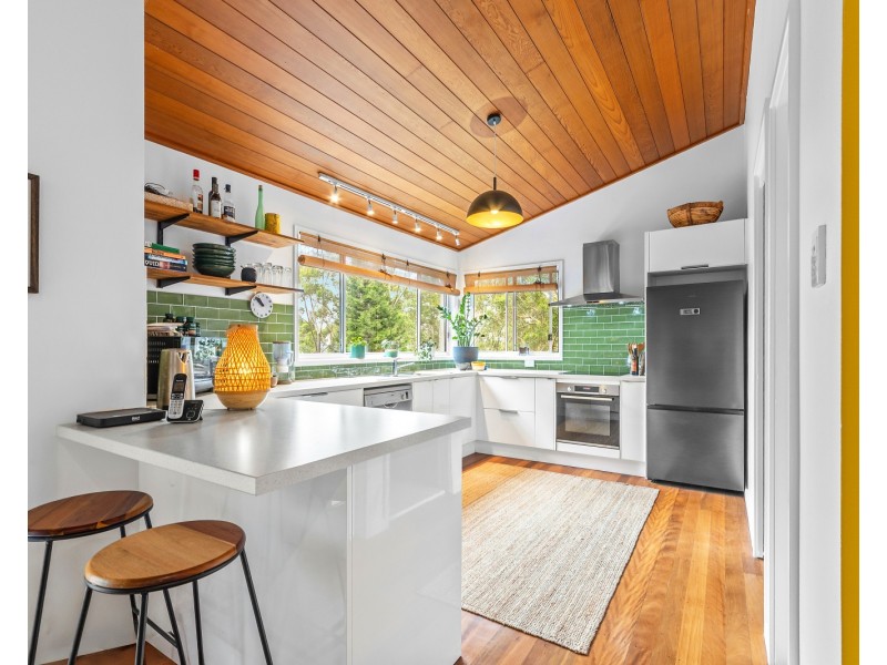 4J Gregory Street, Wyoming NSW 2250