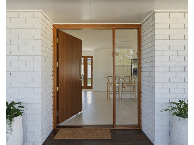 5 Robyn Lane, Bateau Bay NSW 2261