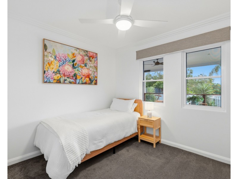 5 Robyn Lane, Bateau Bay NSW 2261