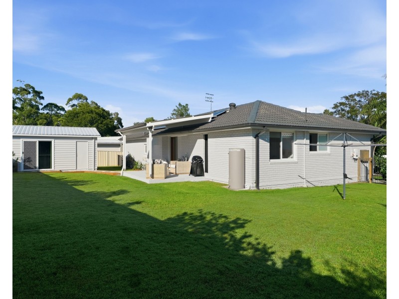 5 Robyn Lane, Bateau Bay NSW 2261
