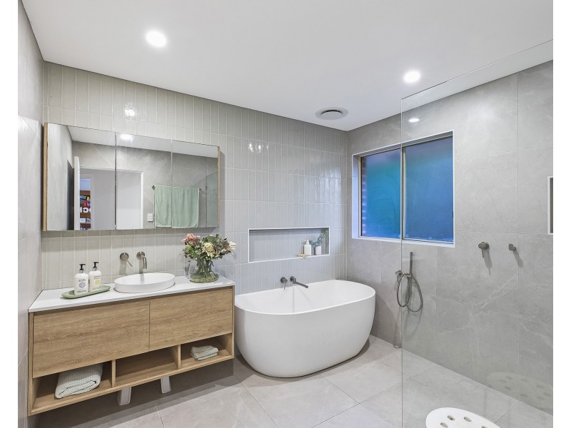 4 Pembroke Court, Terrigal NSW 2260