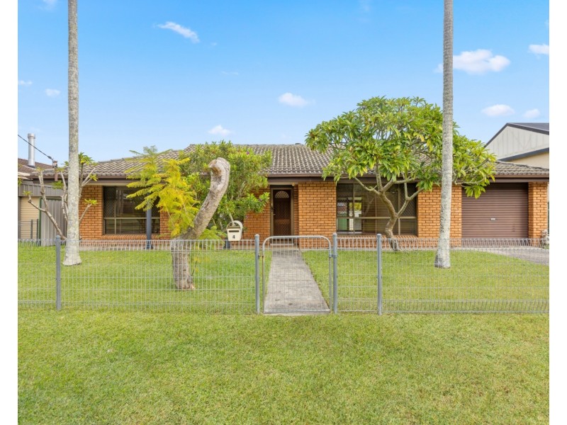 4 Arakoon Street, Kincumber NSW 2251
