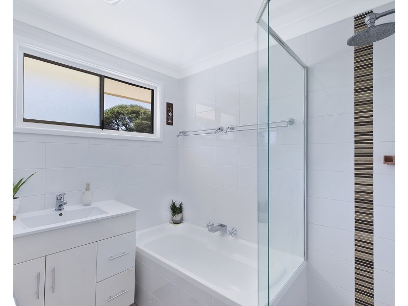 805 The Entrance Road, Wamberal NSW 2260