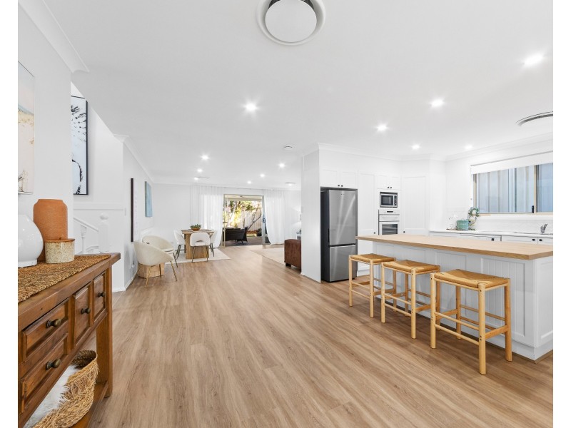 33 Robinia Parade, Springfield NSW 2250