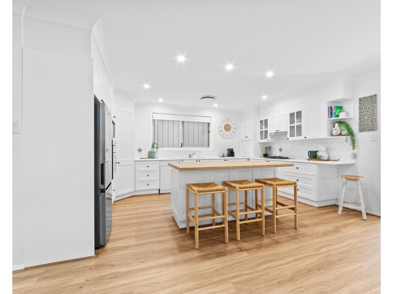 33 Robinia Parade, Springfield NSW 2250