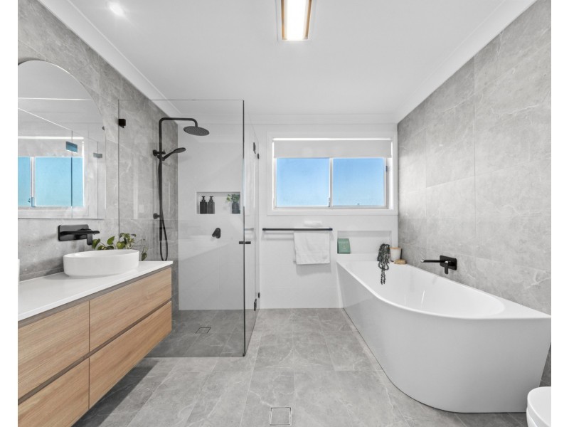 33 Robinia Parade, Springfield NSW 2250