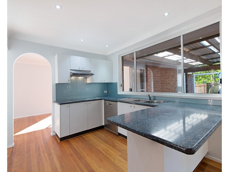 3 Hakea Close, Wyoming NSW 2250