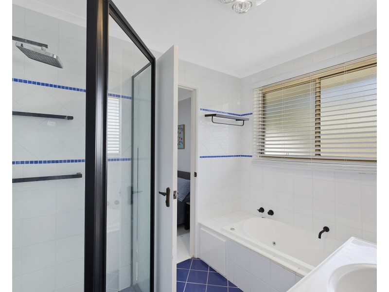 5 Finch Place, Bateau Bay NSW 2261