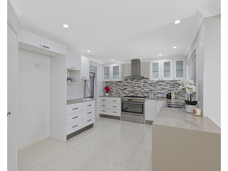 16 Kuburra Road, Erina NSW 2250