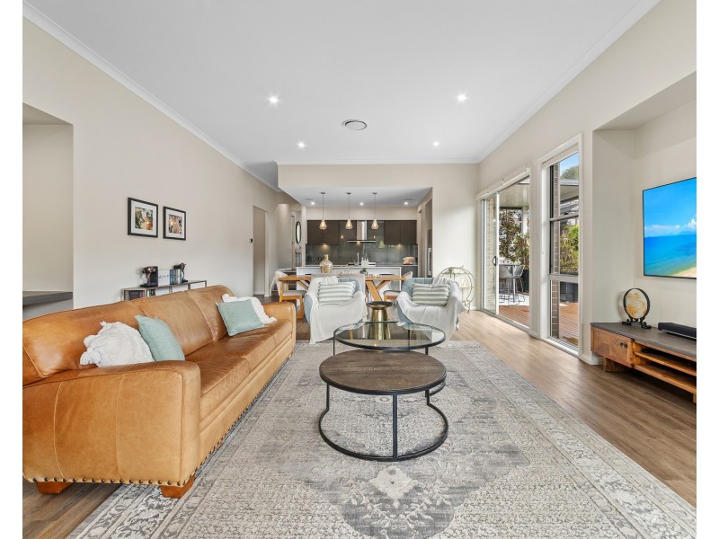 4 Nepean Close, Narara NSW 2250