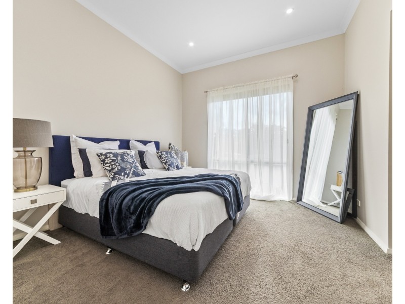 4 Nepean Close, Narara NSW 2250