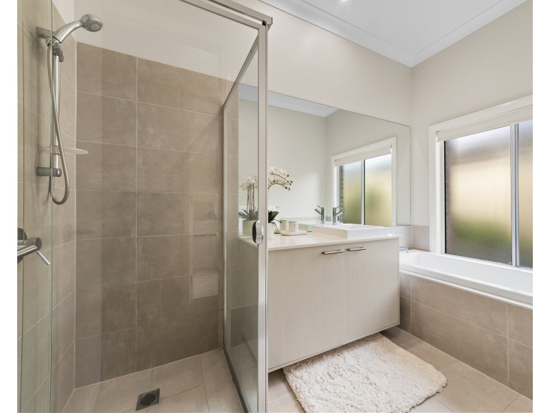 4 Nepean Close, Narara NSW 2250