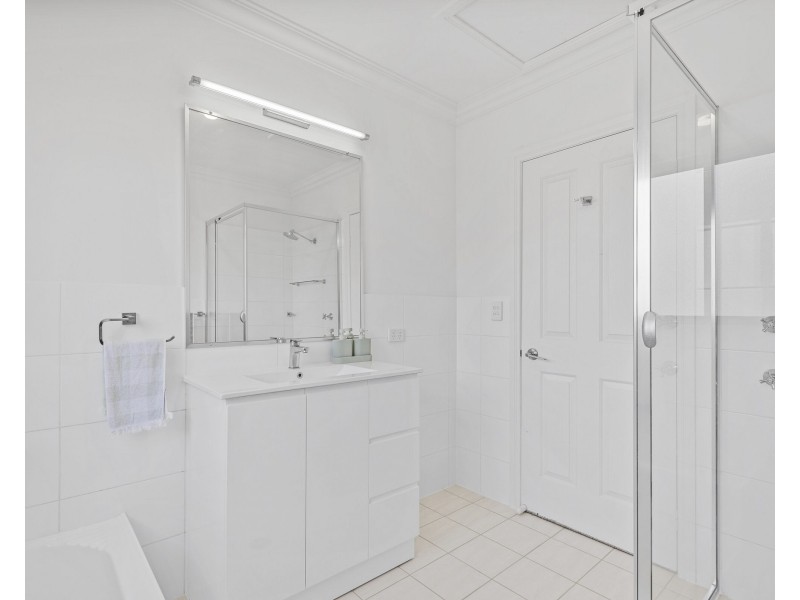 4/12 Jennie Cox Close, Erina NSW 2250