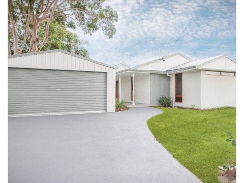 6 Kerry Crescent, Berkeley Vale NSW 2261