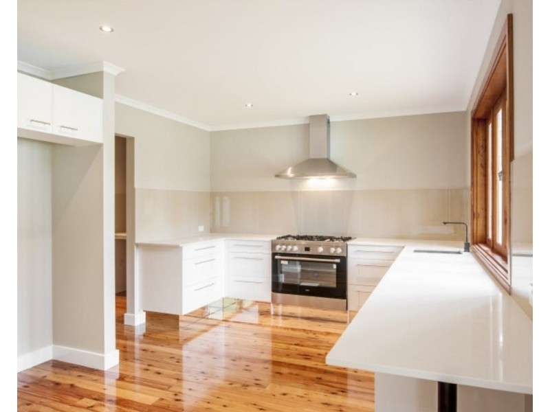 6 Kerry Crescent, Berkeley Vale NSW 2261