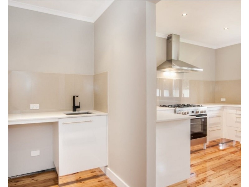 6 Kerry Crescent, Berkeley Vale NSW 2261