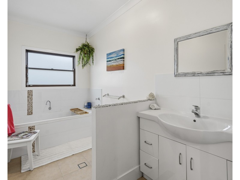17 Norton Avenue, Killarney Vale NSW 2261