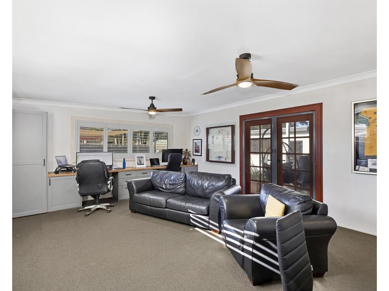 4 Hume Boulevard, Killarney Vale NSW 2261