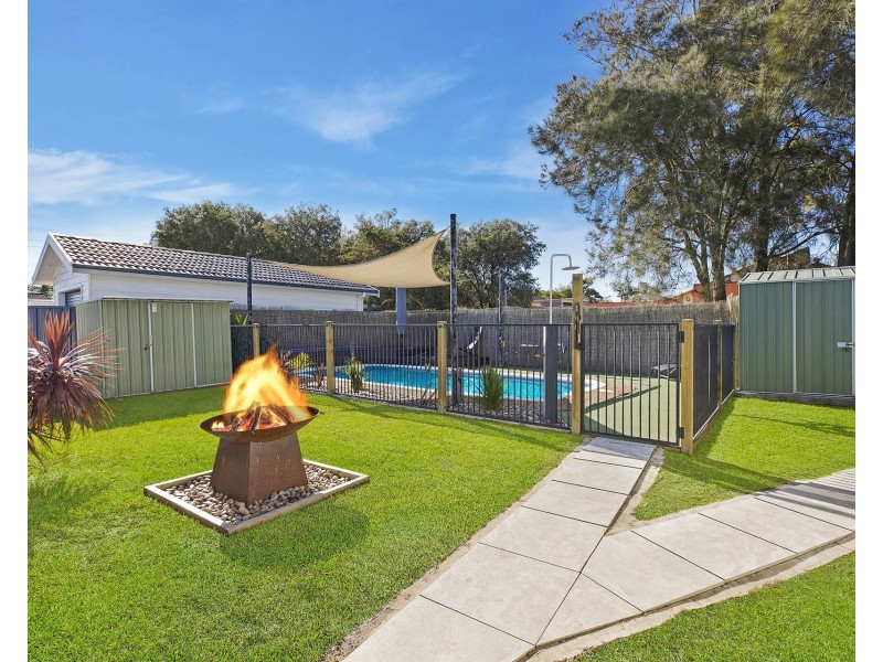 4 Hume Boulevard, Killarney Vale NSW 2261