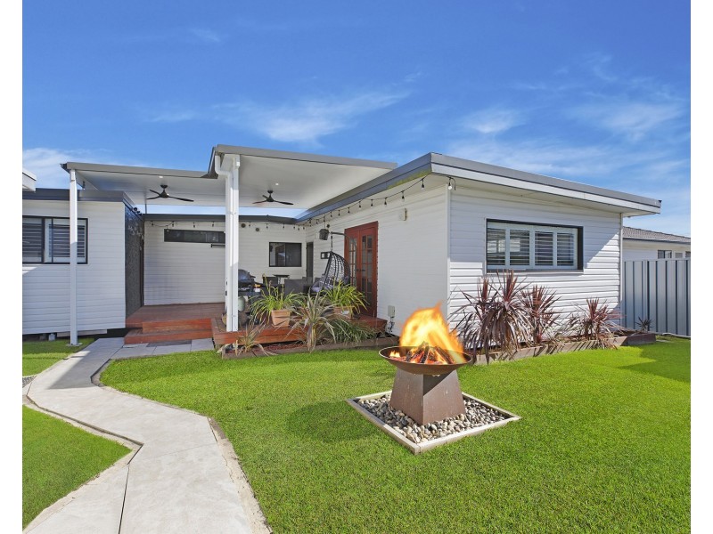 4 Hume Boulevard, Killarney Vale NSW 2261