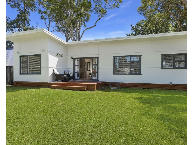 240 Lakedge Avenue, Berkeley Vale NSW 2261