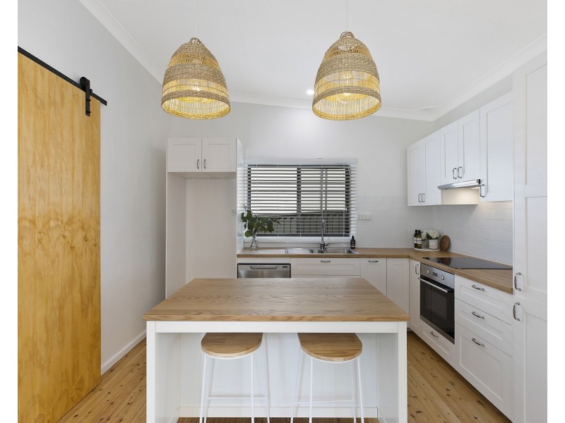 240 Lakedge Avenue, Berkeley Vale NSW 2261