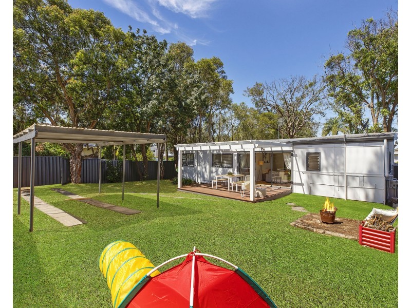 240 Lakedge Avenue, Berkeley Vale NSW 2261