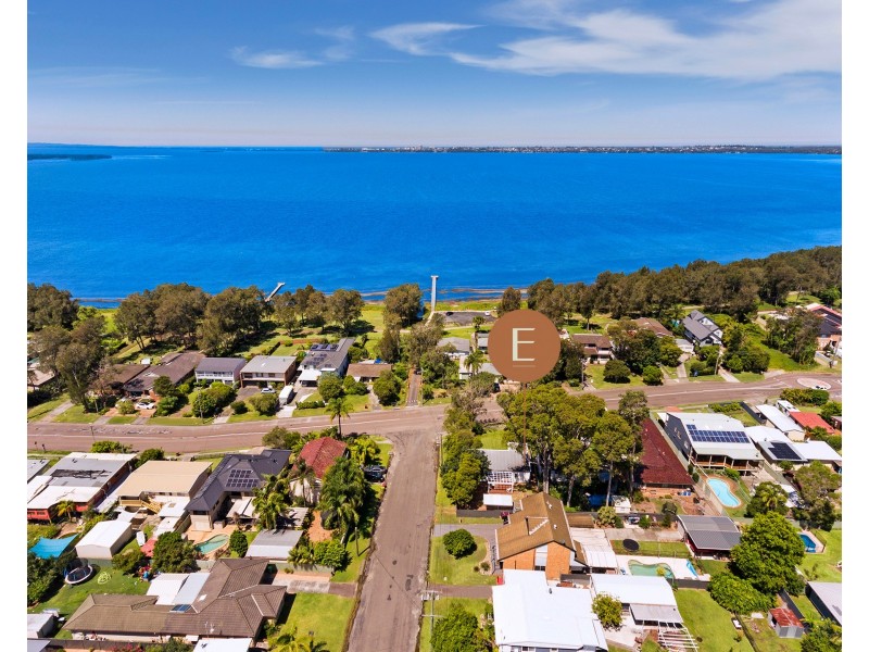 240 Lakedge Avenue, Berkeley Vale NSW 2261