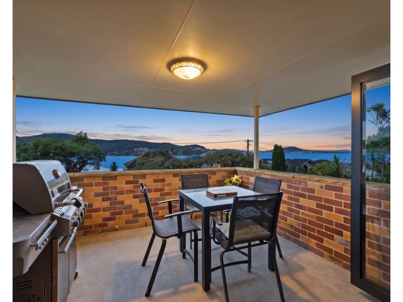 24 Caroline Street, East Gosford NSW 2250